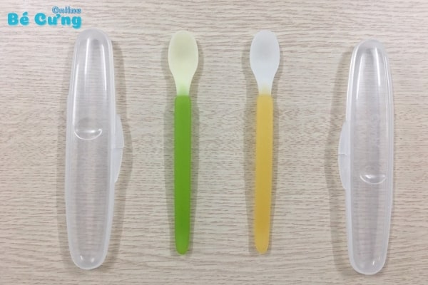 thìa ăn dặm cho bé combi